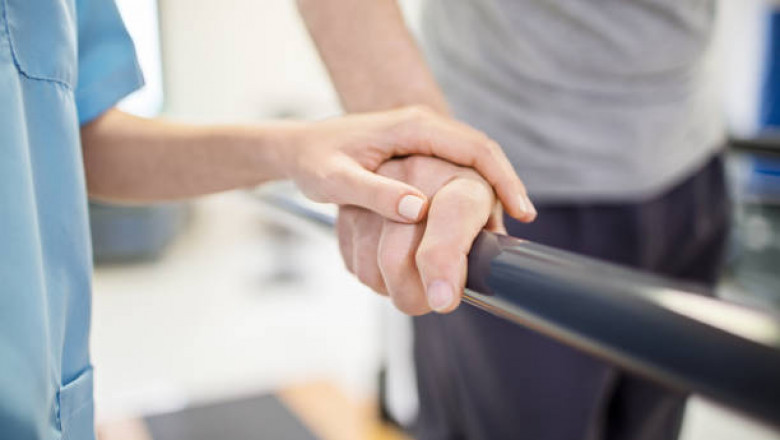 Hand Therapist vs. Physiotherapist: What’s the Difference?