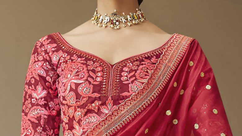 Explore the Beauty of Red Saree and Shopping Sarees Online