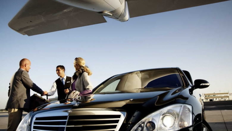 Luxury Limo Service To From EWR Airport with NYC Luxor Limo