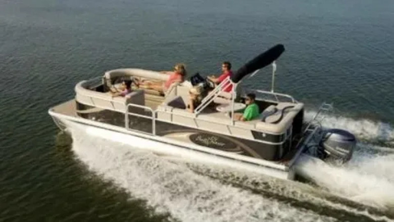Toronto Jet Ski & Pontoon Rentals Guide