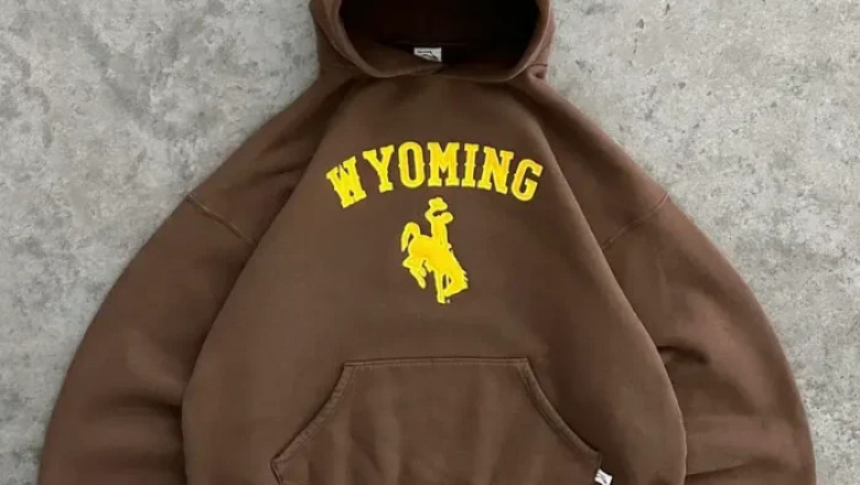 Akimbo Clothing and the Rise of the Akimbo Hoodie: Redefining Streetwear with Edge and Identity