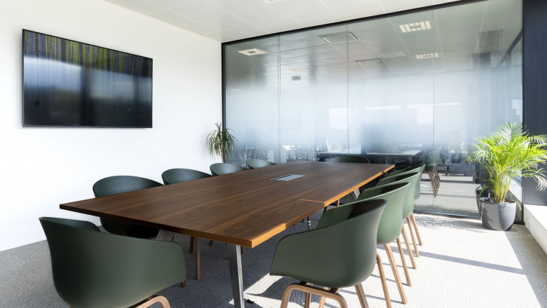 Mobilier design dans les espaces d’accueil : l’art de la première impression