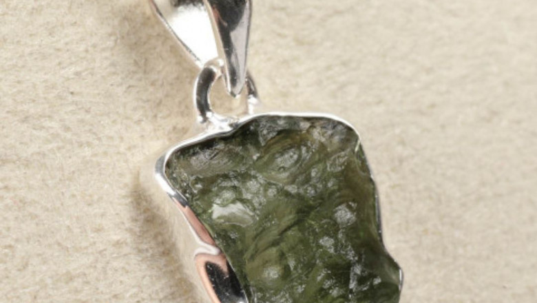 Temporal Artifacts: Discussing Moldavite’s Part in the Evolution of Humanity