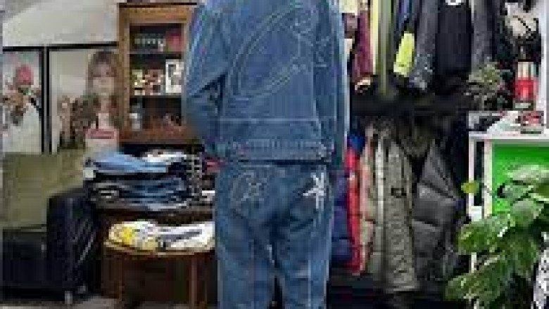Corteiz & ASSC T-Shirts: A Streetwear Statement Ensemble