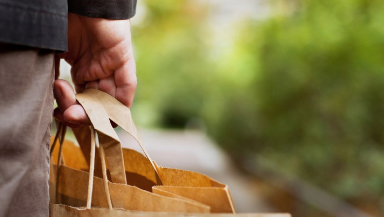 Why Bespoke Paper Bags are a Must-Have for Retailers