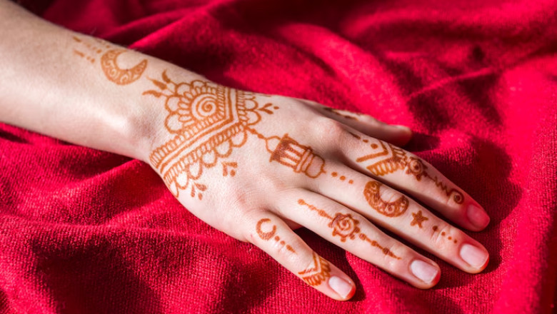 Get Beautiful Henna Designs at Browz &amp; Co. Euless