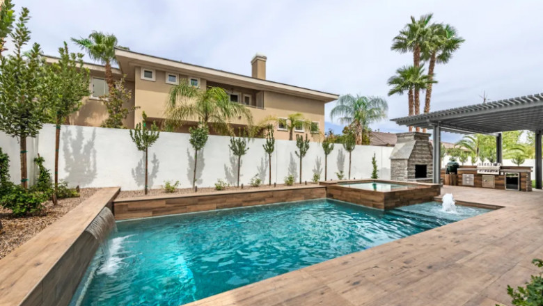 Swimming pool contractor