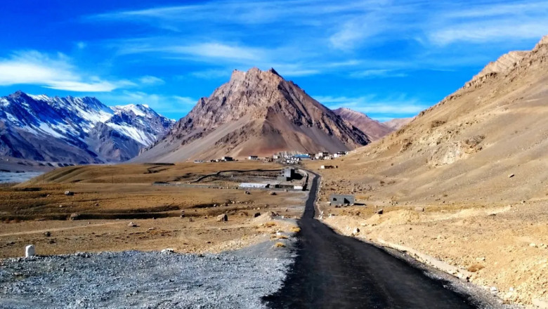 Umba La Pass in Ladakh 2025: Hidden Mountain Route, Travel Tips &amp; The Spiti vs Ladakh Road Trip Debate