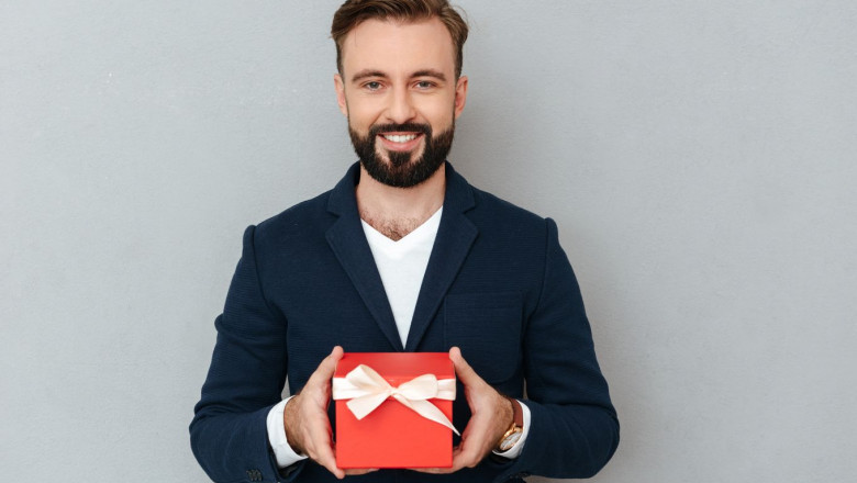 Why Singapore Businesses Prefer Custom Printed Corporate Gifts