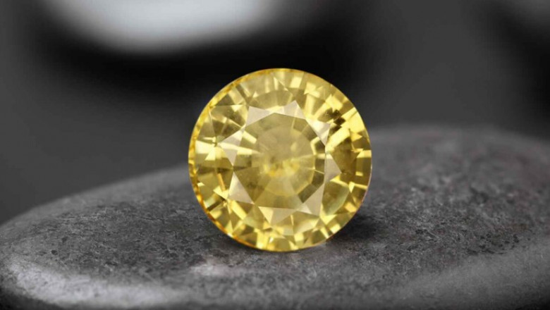 Buy Madagascar Yellow Sapphire At Navratan Gemstone