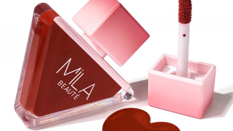 How Powder and Liquid Blush Are Redefining Natural Beauty