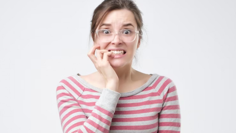 How to Tighten a Loose Tooth at Home | Safe &amp; Natural Methods