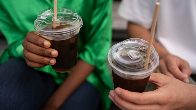Personalized Plastic Cups: Make Your Brand Stand Out!