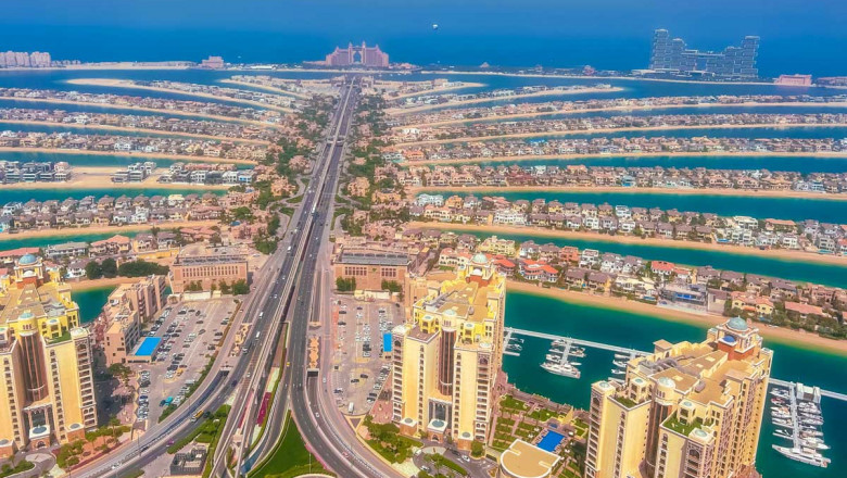 Looking for the Best Dubai Experience? Try Evening Desert Safari Tours and the Palm Jumeirah Observatory!