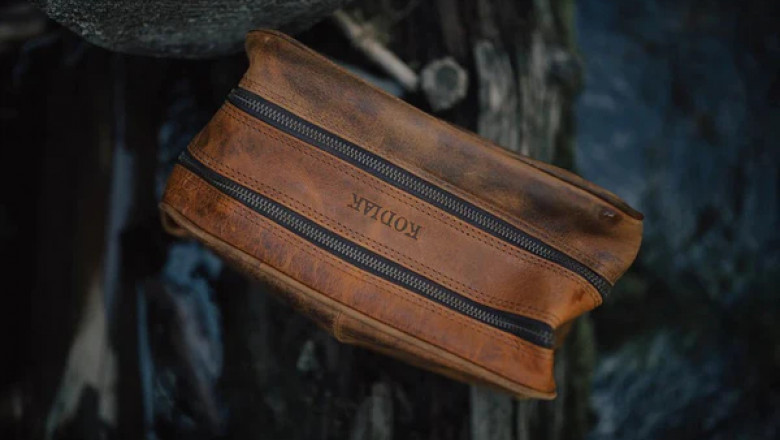 Why the Atelier Cape Kodiak Buffalo Leather Dopp Kit Is a Travel Essential