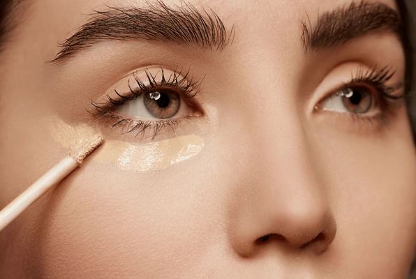 The Ultimate Guide to Choosing the Right Concealer for Your Skin Type