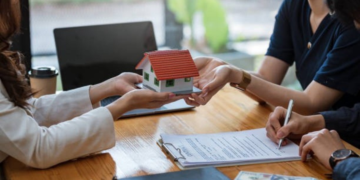 Selling Your Family Home: Why Realtor Services Are Essential for a Smooth Transition