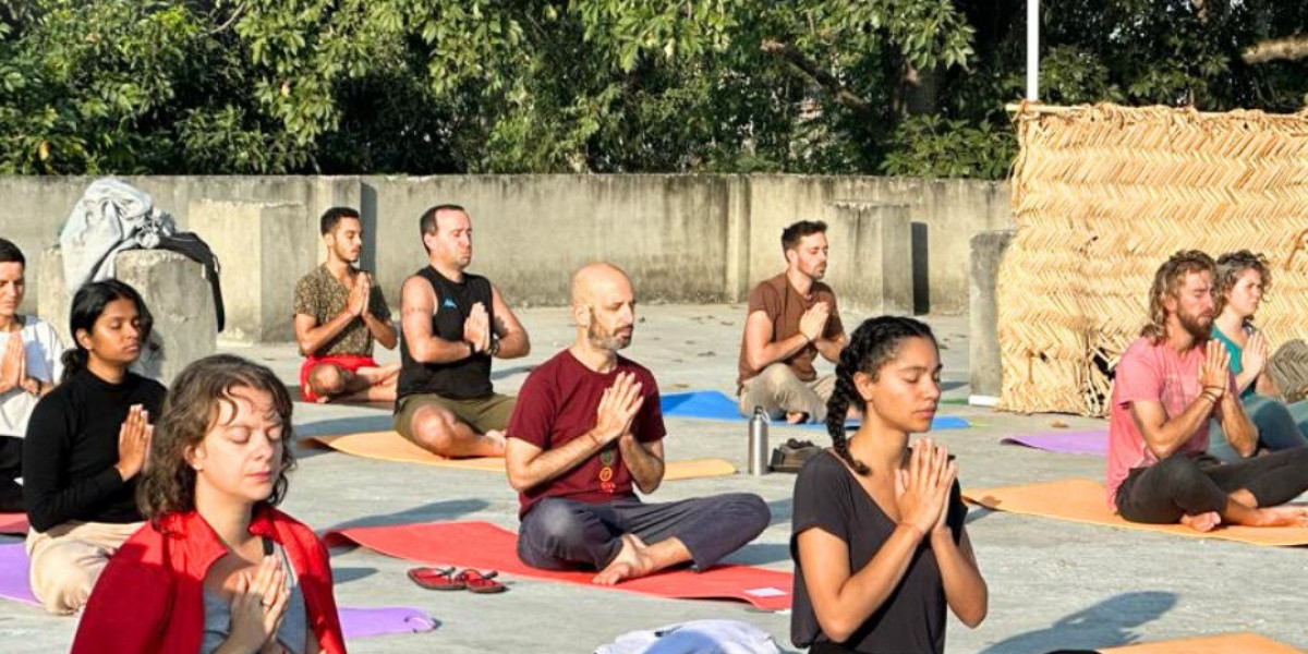 Best 200 Hours Yoga Teacher Training in India at Alakhyog