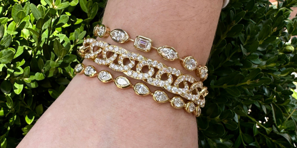 What Makes a Diamond Bracelet for Women a Great Gift?