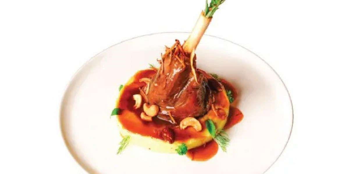 What Makes Breez Santorini’s Lamb Shank So Special in Islamabad?