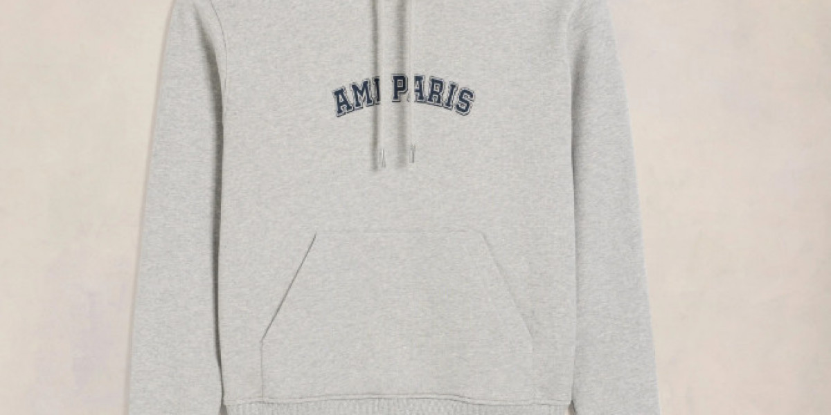 Pull Ami Paris Crafting the Perfect Blend of Comfort and Fashion