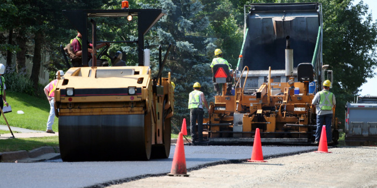 Asphalt Paving in Ottawa: Expert Solutions for Smooth and Durable Road Surfaces