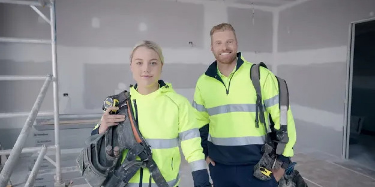 Lightweight and Breathable Softshell Jackets for Performance: A Focus on Bisley Workwear