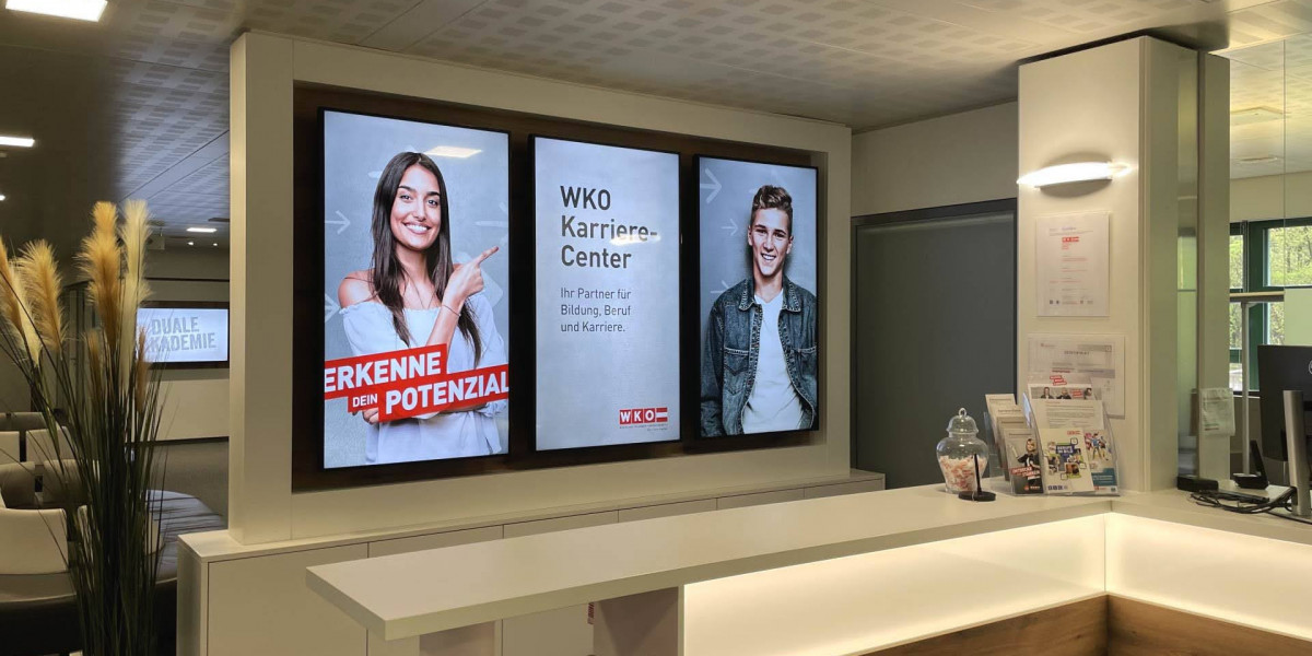 Smart Digital Signage Solutions: Revolutionizing Communication in the Digital Age