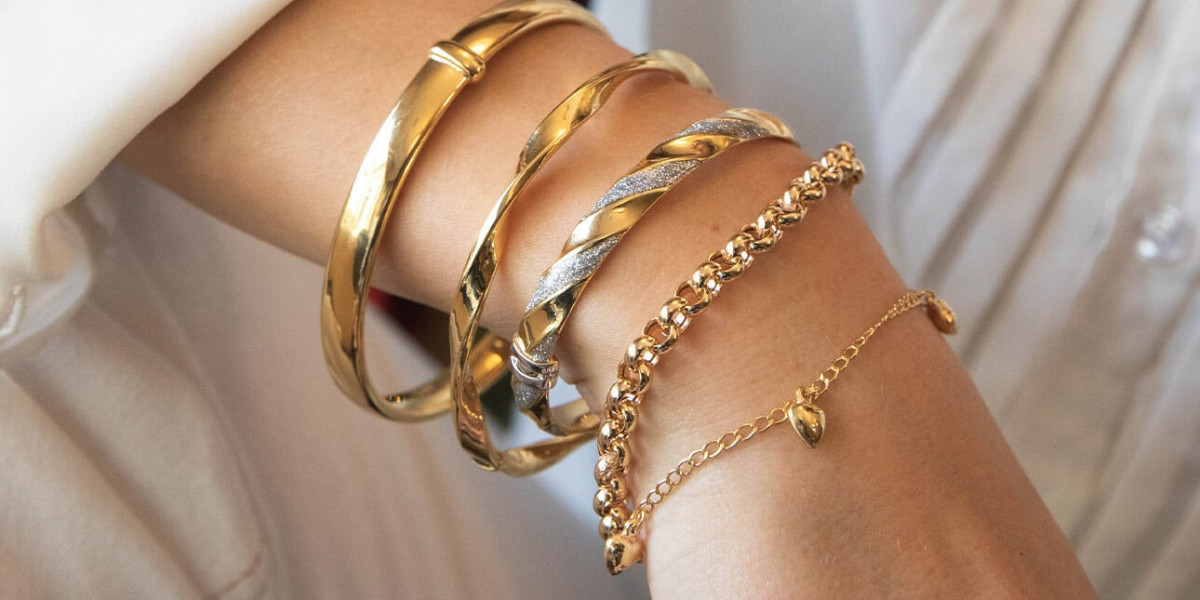The Beauty of Nomination Jewellery: A Look at Its Unique Charm