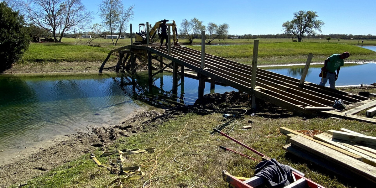 Best Practices Used by Pier Contractors During Construction