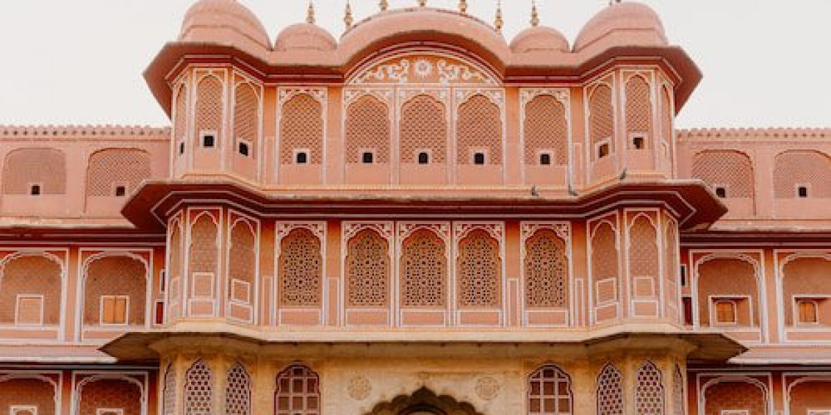 Discovering the Royal Splendor of City Palace Udaipur